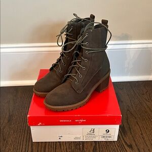 True Craft Micro Lace-Up Boots